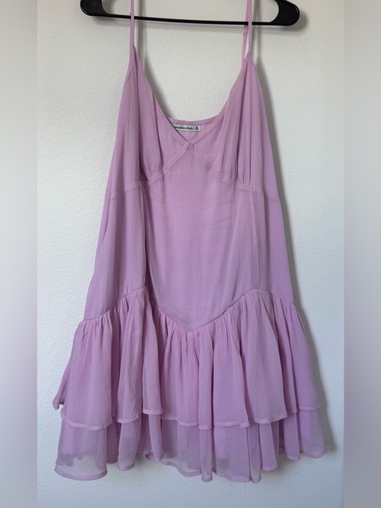 Abercrombie & Fitch Dresses & Skirts - Abercrombie & Fitch Lilac V-Neck Ruffle Dress